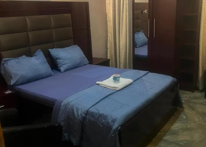 Dinam Hotel And Suites