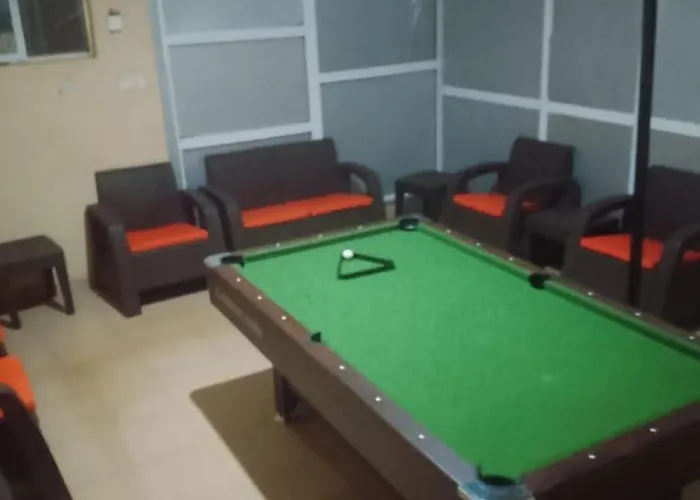 Rewaj Hotel & Lounge