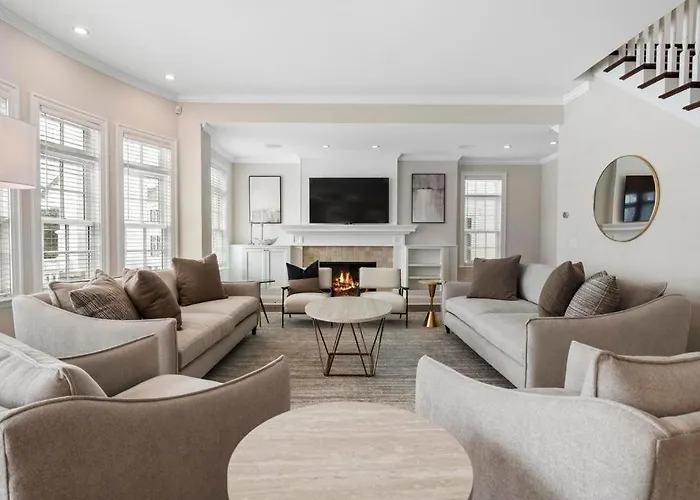 Experience Luxury At Northern Charm 34 In Bay Harbor