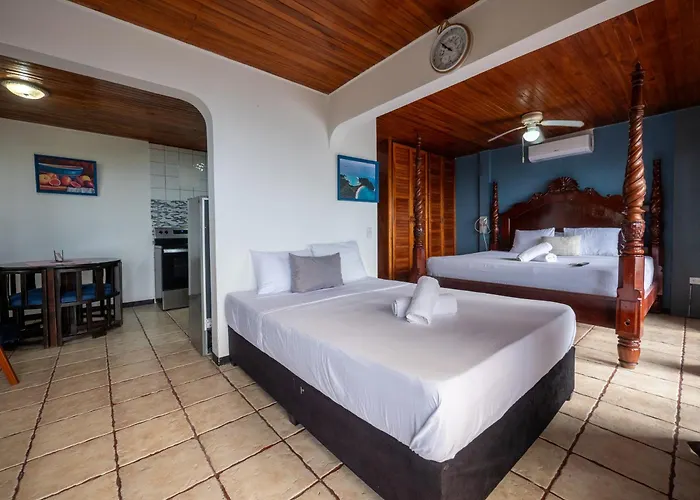 Hotel Manuel Antonio Beracha
