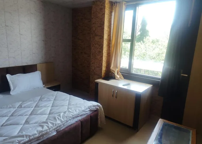 Sameer Hotel Kaichi Dham