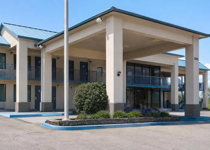 Eco Lodge Inn & Suites Bentonville Near I 49