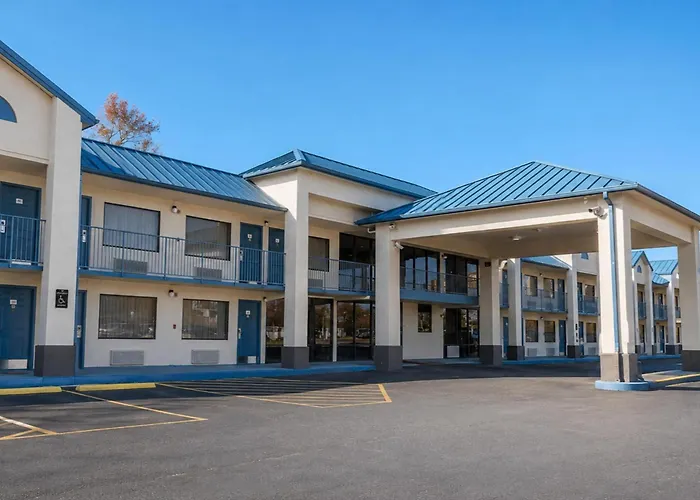 Eco Lodge Inn & Suites Bentonville Near I 49