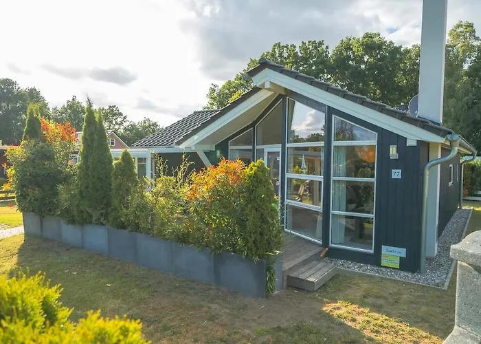 Ferienhaus Seebrise, mit Sauna, Ruderboot und Strand- und Seezugang