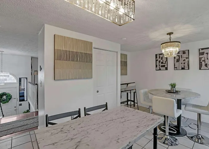 Cozy Reynoldsburg Escape Near Easton & Dwntn