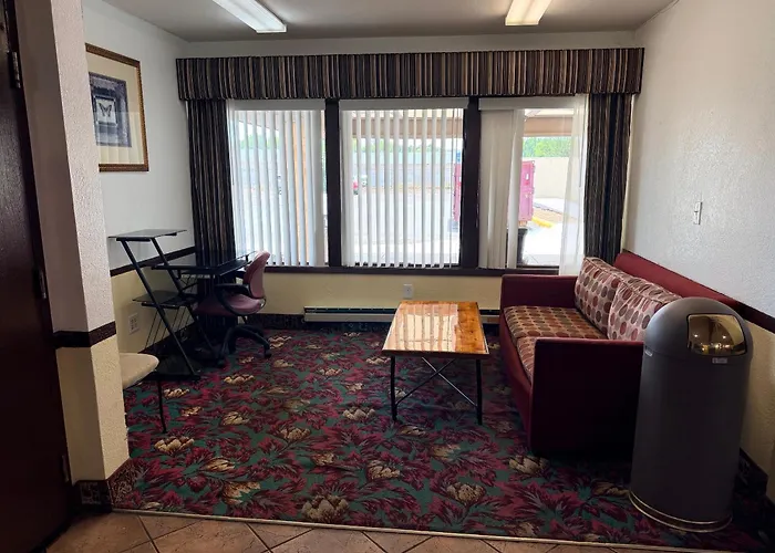 Roseville Budget Inn