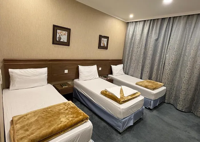 Town House Hotel - Shuttle Service To Haram
