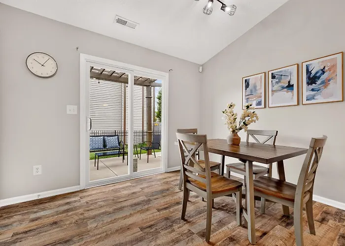 4Br Greenwood In Extended & Monthly Stays