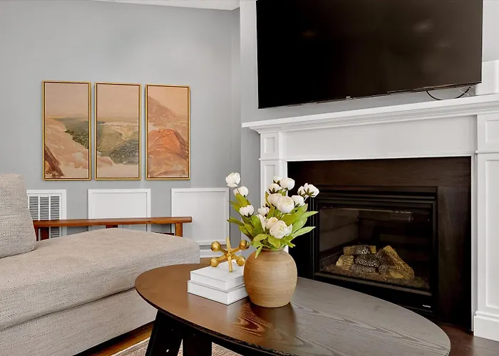 3Br Home Fireplace & Trail Access Pet Friendly