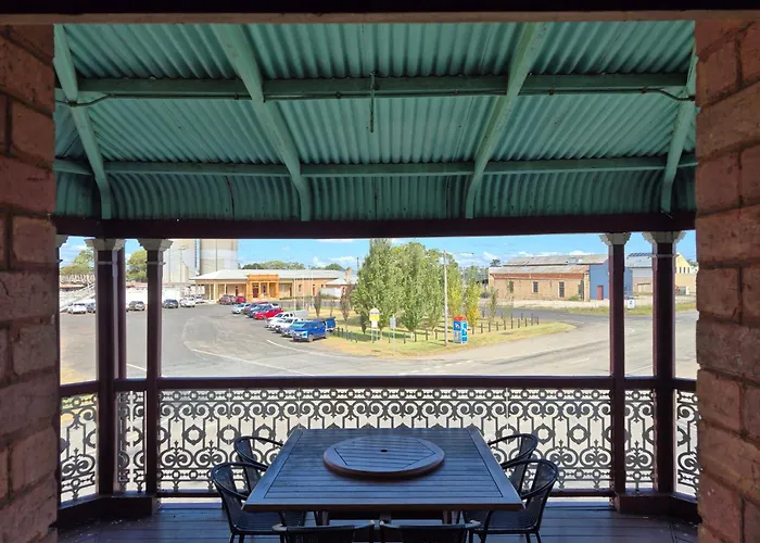 National Hotel Warwick