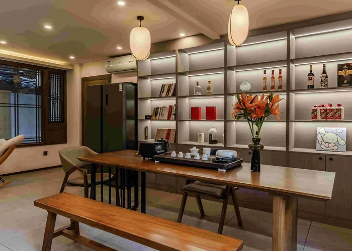 The Nomad Yard - Lijiang Old Town - Social Hostel For Travelers, Hikers & New Friends - Eat & Drink - Free Pick Up From Airport For 3 Nights