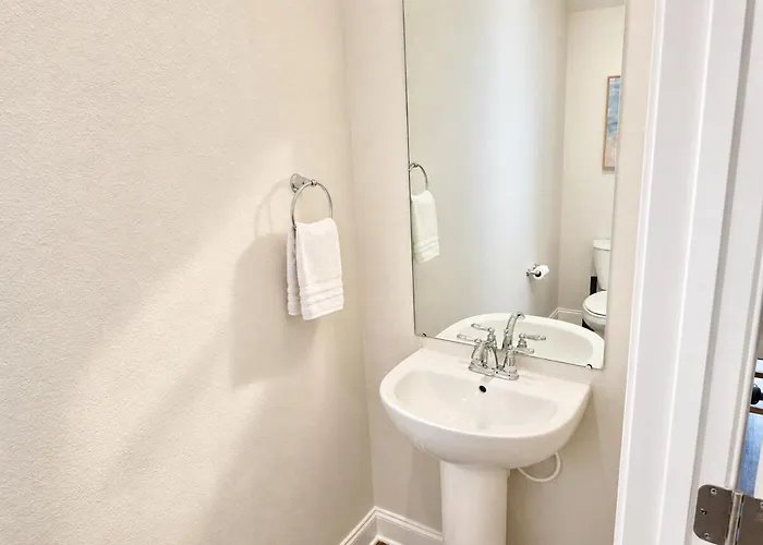 Reagan Ct Getaway - Minutes To Downtown & Beach
