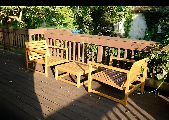 Single Family Home In Whiteplains New York