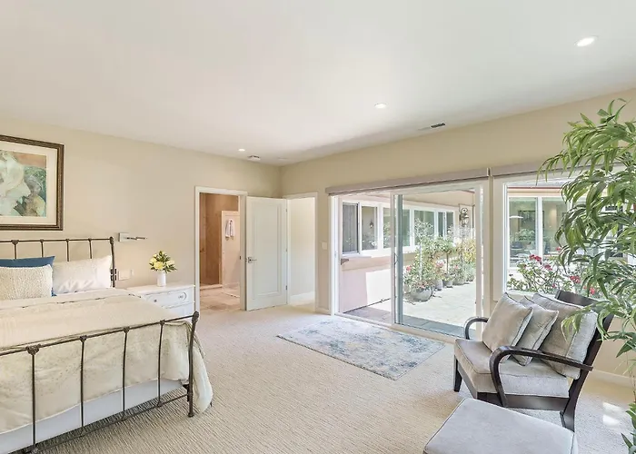 3885 Pebble Beach Oasis