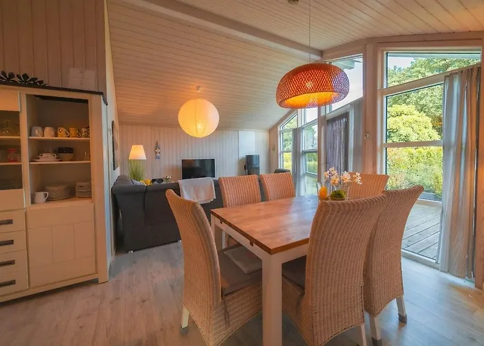 Ferienhaus Seebrise, mit Sauna, Ruderboot und Strand- und Seezugang