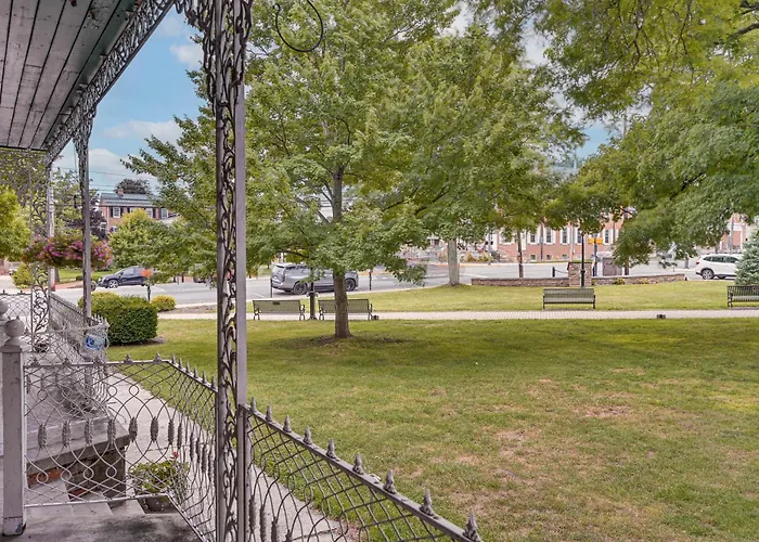 Hike, Golf & Explore! Family Gem In Dtwn Bedford