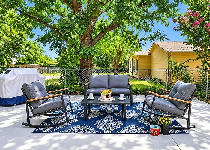 Spacious Home With Fast Wifi Near Downtown Sherman