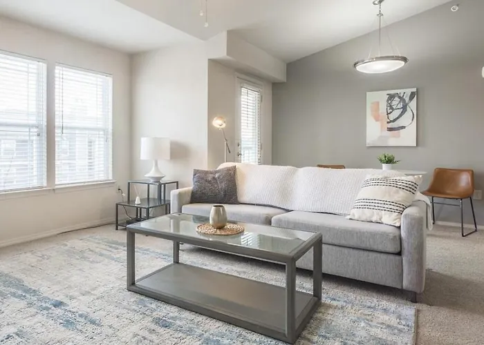 Landing Modern Apartment With Amazing Amenities