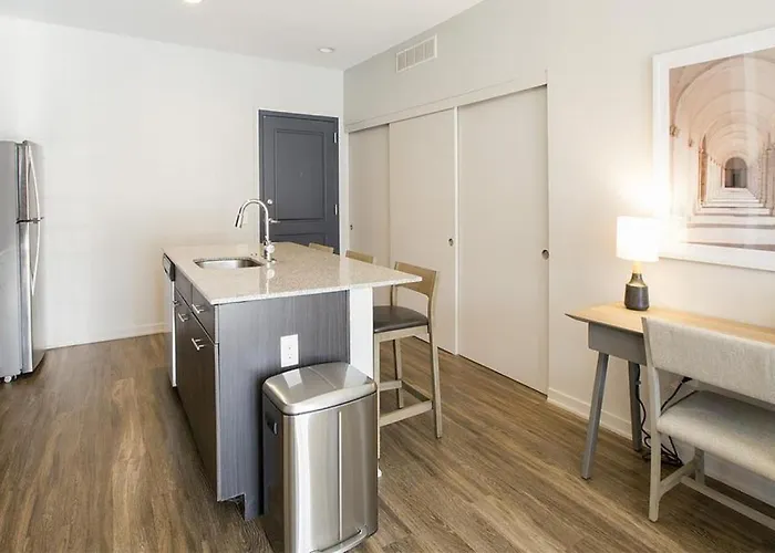 Landing Modern Apartment With Amazing Amenities