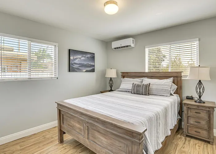 5 Mi To Sdsu & Trails! Stylish Apartment W/ Patio