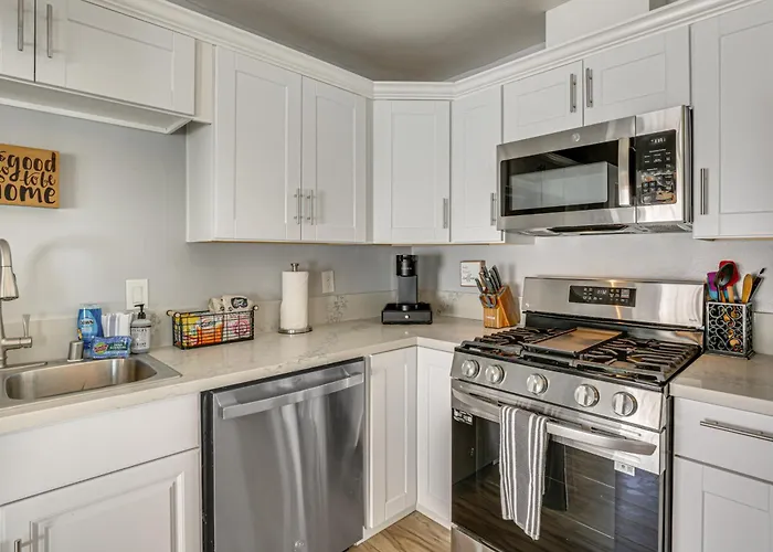 5 Mi To Sdsu & Trails! Stylish Apartment W/ Patio