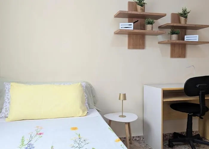Bright 4-Bedroom Apartment Close To Alicante