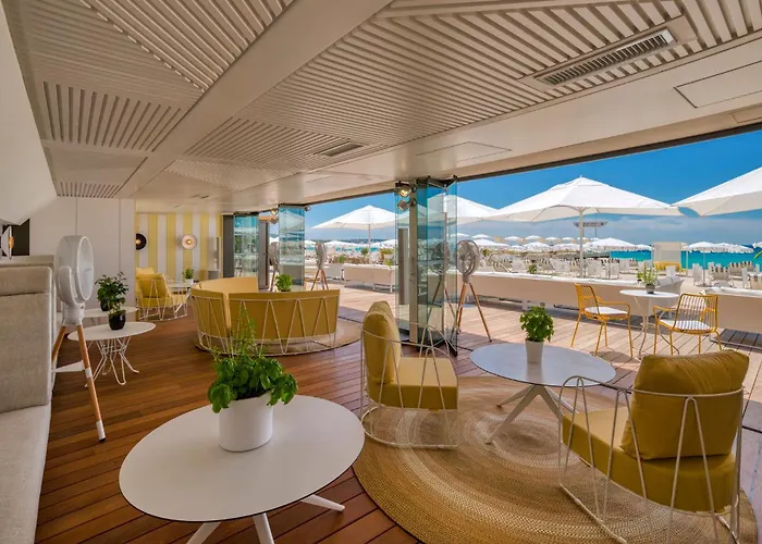 Carlton Cannes, A Regent Hotel