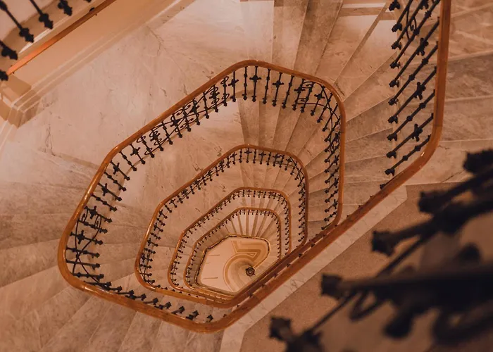 Carlton Cannes, A Regent Hotel