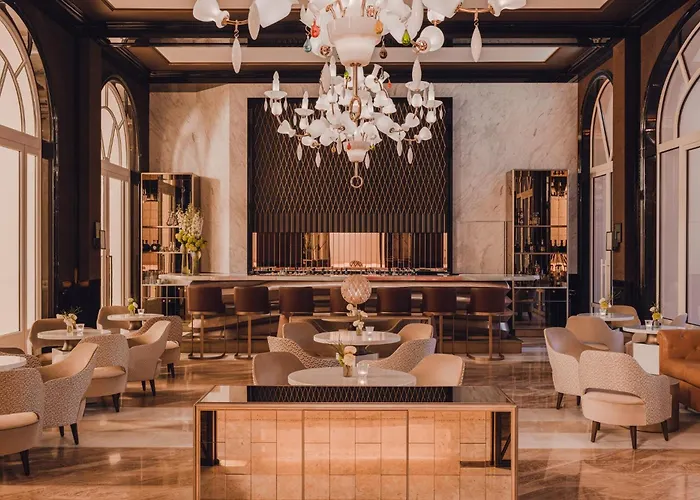 Carlton Cannes, A Regent Hotel