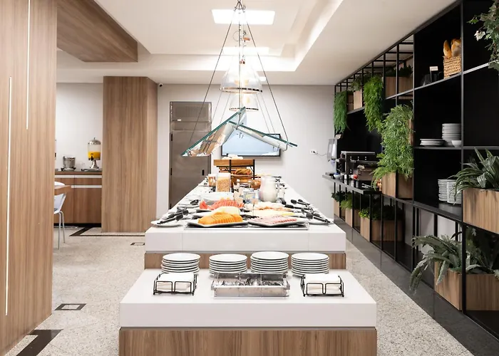 Monaco Hotel & Convention By Easy Class