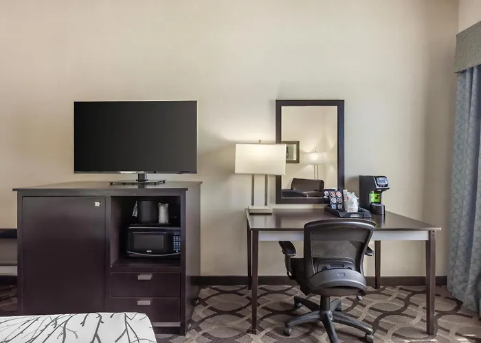 Best Western Plus Travel Hotel Toronto Airport