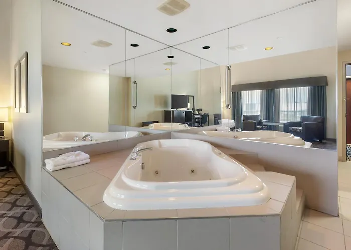 Best Western Plus Travel Hotel Toronto Airport