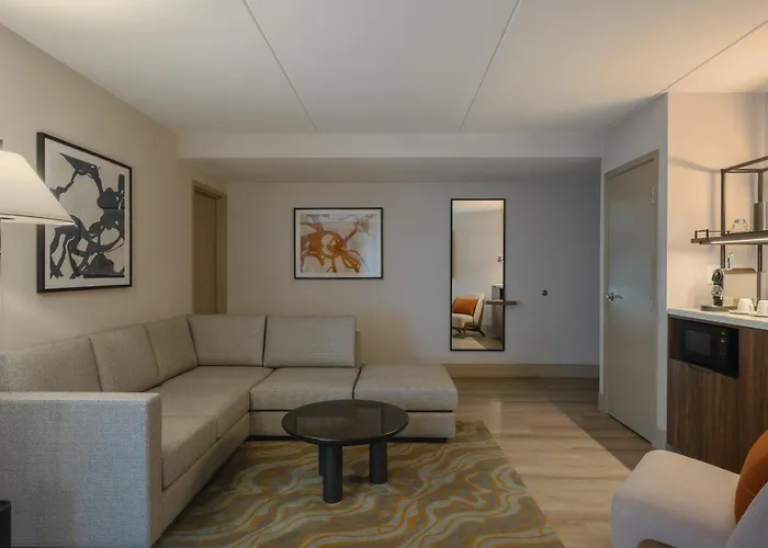 Hilton Winnipeg Airport Suites