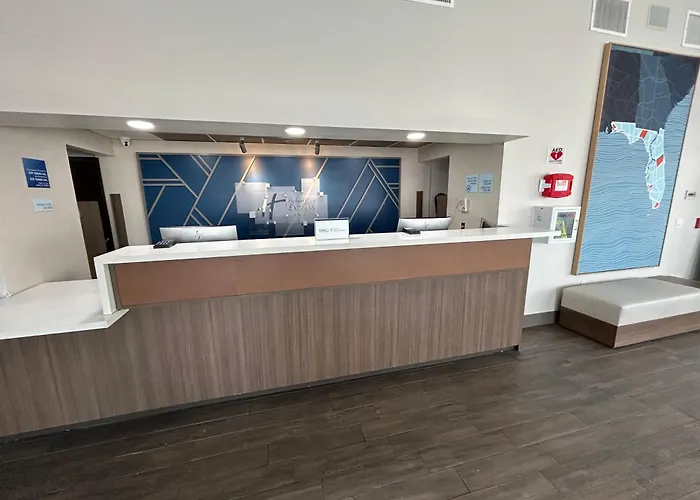 Holiday Inn Express & Suites Dania Beach - Airport Area