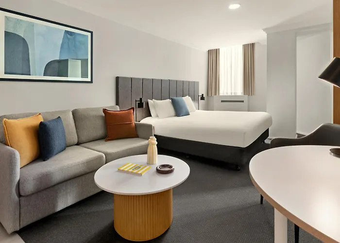 Oaks Perth Hotel