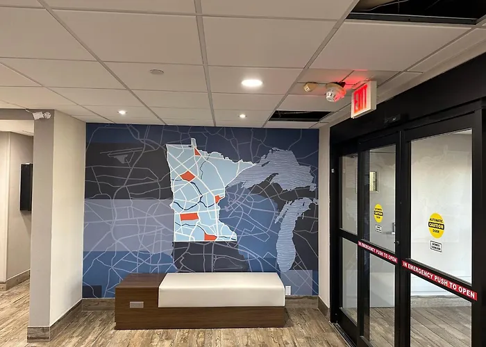 Holiday Inn Express & Suites Eden Prairie - Minneapolis By Ihg