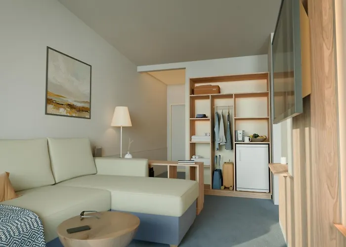 Compass Hotel