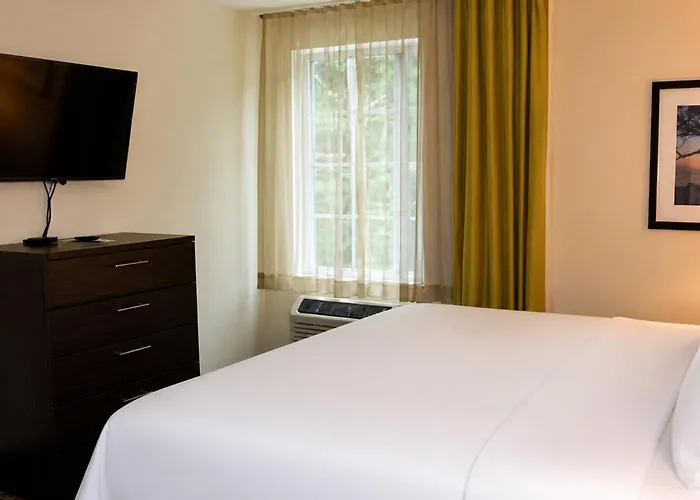 Candlewood Suites Pearl By Ihg
