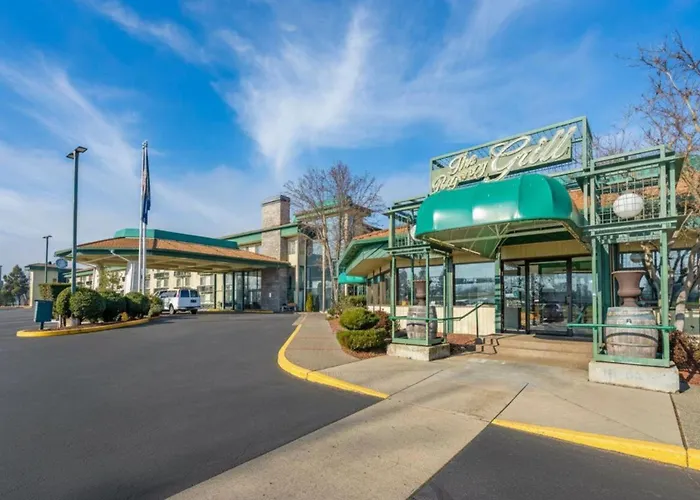 Red Lion Hotel Rogue Regency Medford Airport
