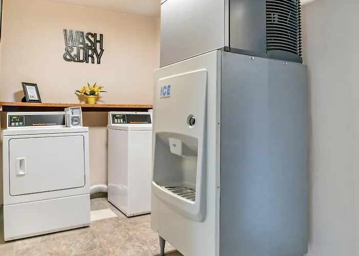 Quality Inn Saint Ignace I-75