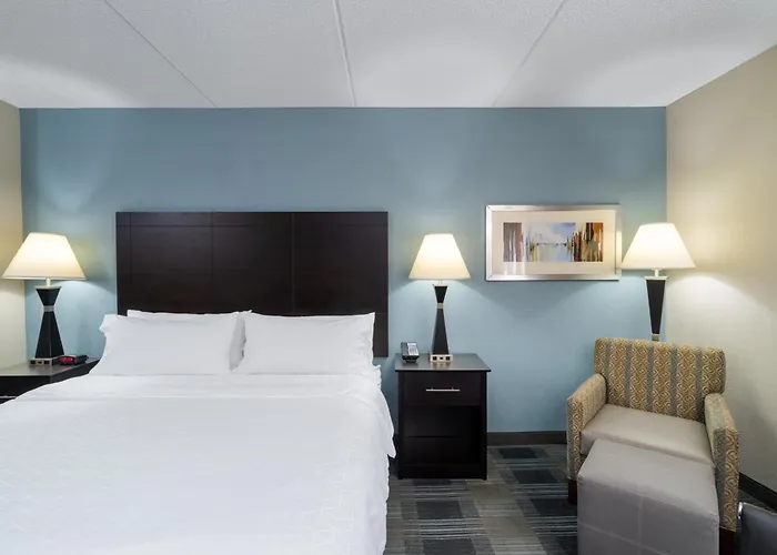 Holiday Inn Express Forsyth By Ihg