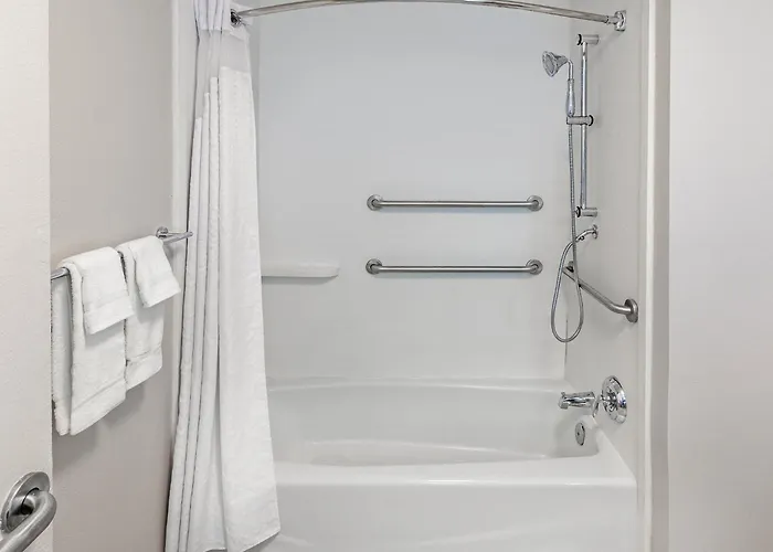 Holiday Inn Express & Suites Baton Rouge East By Ihg
