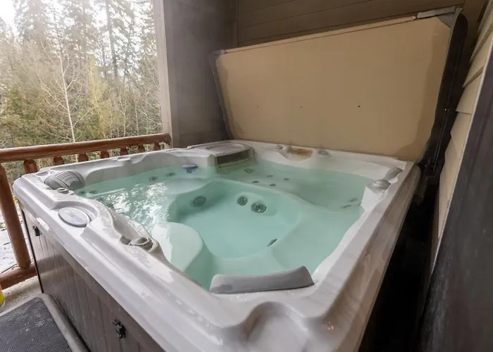 Stone Creek Chalets With Hot Tubs By Fernie Central Reservations