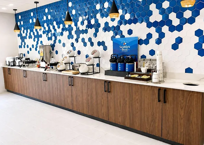La Quinta Inn & Suites By Wyndham Auburn - University Area