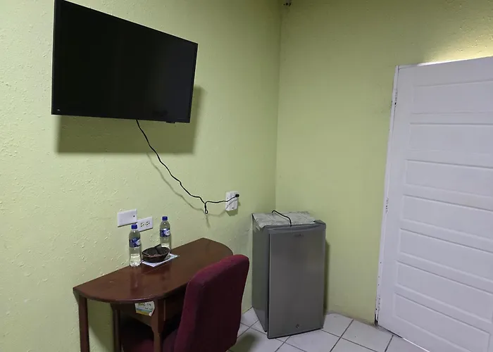 Anchorage Beach Resort Caye Caulker