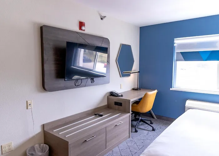 Holiday Inn Express Hotel & Suites Torrington By Ihg