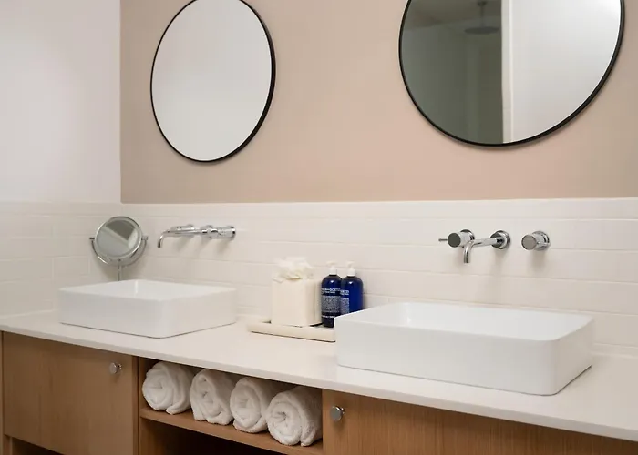 Bungalow Hotel