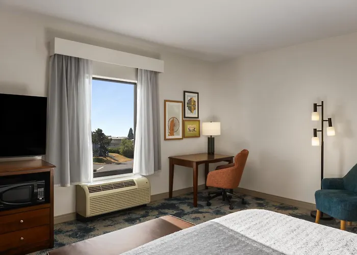 Hampton Inn Seattle/Everett Downtown