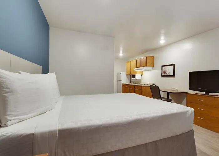 Woodspring Suites Conroe