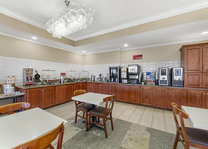 Best Western Plus Butterfield Inn